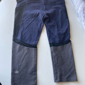 ALO Yoga woman Gray and Black Leggings